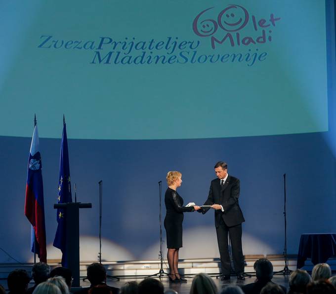 Predsednik Republike Slovenije Borut Pahor se je udeležil dobrodelnega koncerta "60 let prijatelji – Omogočimo sanje" ob 60-letnici Zveze prijateljev mladine Maribor in ob tej priložnosti s srebrnim redom za zasluge odlikoval Zvezo prijateljev mladine Slovenije za vztrajno, 60-letno načrtno, strokovno in sistematično skrb za dobrobit otrok ter s tem za kakovostno življenje družin.